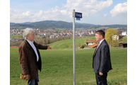  -  Bürgermeister Georg Bruckner und Landrat Michael Adam informierten sich vor Ort. Foto: Langer/Landratsamt Regen
