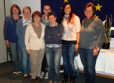  - Referentin Kathrin Binder von KoKi (2.v.li.) mit den Teilnehmerinnen. Foto: Mies,  Landkreis Regen