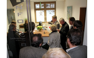 - Kreisausschuss besichtigt Bürgerbüro im Landratsamt Regen. Foto: Landratsamt Regen