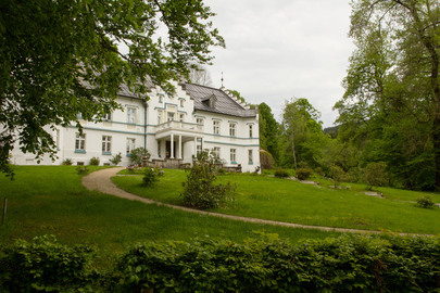  - Schlosspark Buchenau mit Schloss, Foto: Landkreis Regen/Müller