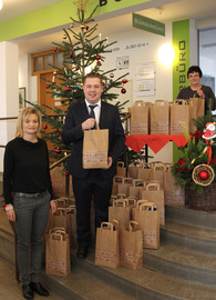 - Nilolausüberraschung für Inhaber der Ehrenamtskarte. Foto: Landkreis Regen, Langer