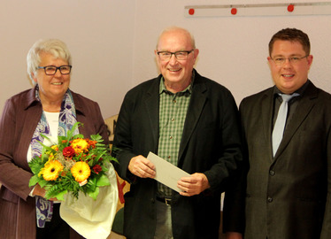  - Im Kirchberger Rathaus wurde Horst Klarhauser offiziell von Landrat Michael Adam verabschiedet. Foto: Landkreis Regen/Langer 
