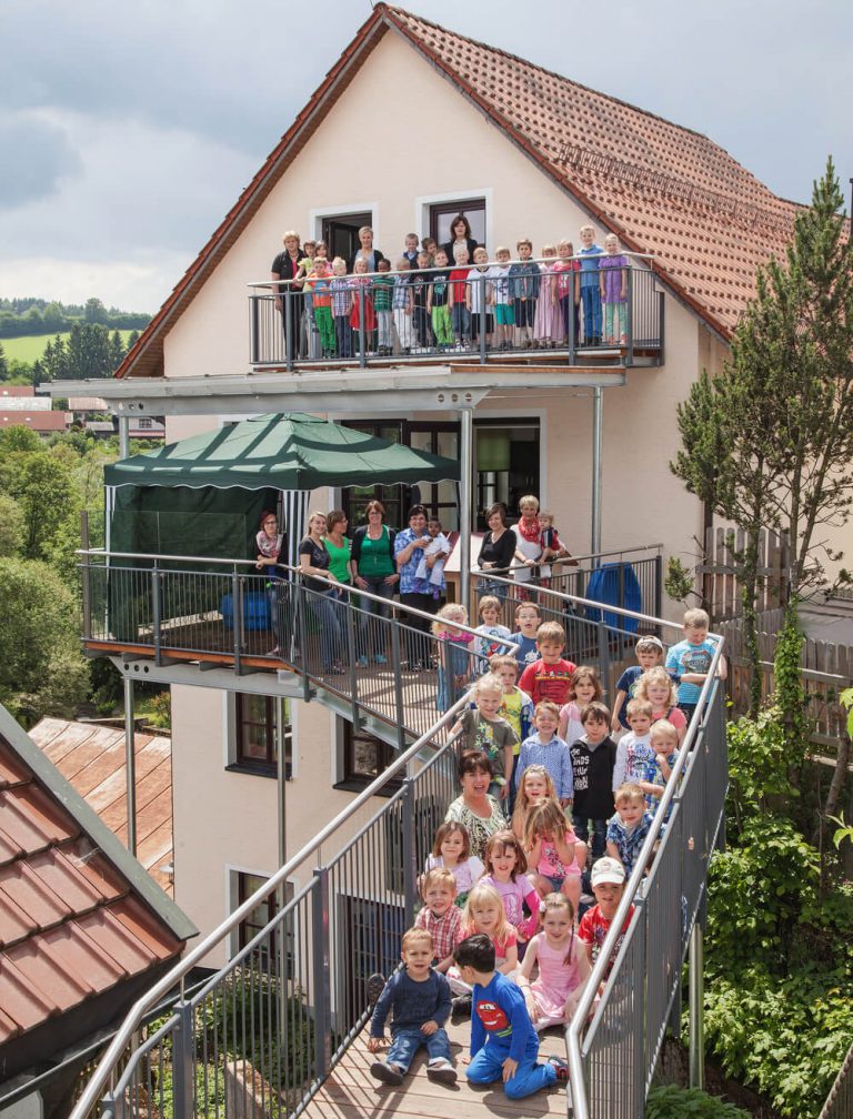 Regen - Kindertagesstätte St. Josef reggio-inspiriertes Kinderhaus und