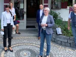 Unser Bild zeigt (v.li.:) die Pilisener Regierungspräsidentin Dr. Ilona Mauritzová, dahinter Dolmetscherin und CZ-Koordinatorin Simona Fink, Hauptamtsleiter Günther Weinberger, Landrätin Rita Röhrl und Arberland REGio-Geschäftsführer Herbert Unnasch. Foto: privat