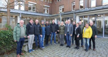 Landrat Dr. Ronny Raith mit der Kreisvorstandschaft des Bauernverbandes wollen den Landkreis gemeinsam voranbringen. Foto: Jessica Döhler / Landratsamt Regen