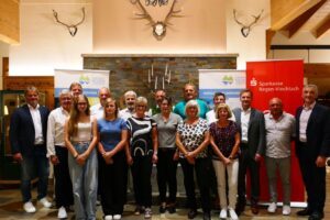Sportlerinnen und Sportler mit der Auszeichnung in Bronze. Foto: Jessica Döhler / Landratsamt Regen