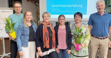 Sie informierten über Sprache im Kindergarten und Vorschulbereich, v.li. Beratungsrektor Franz Grötzner, Nicole Ernst (Landratsamt Regen), Christine Leitl, Michaela Müller (Landratsamt Regen), Referentin Anna Petrilak-Weissfeld, Schulrat Andreas Fischer. Foto: Karin Besendorfer