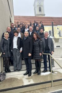 Einigkeit zwischen Landrat und Bürgermeistern: Alle fordern den Bezirk zum Sparen auf. Foto: Heiko Langer / Landratsamt Regen