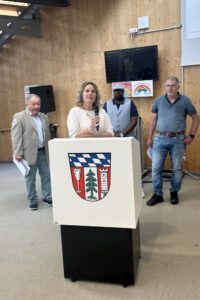 Herbert Polke (v.li.), Karin Maria Brunnbauer, Johannes Kronschnabl und Franz Obermeier sprachen über die Bürgerbeteiligung im Bürgerdialog. Foto: Heiko Langer / Landratsamt Regen