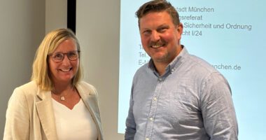 Es referierten Kriminaloberkommissarin Britta Bachinger und Tobias Lechner von der FQA München. Foto: Matthias Wagner / Landratsamt Regen