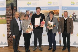 Bayerisch Eisenstein: Landrat Dr. Ronny Raith, Iris Treml, Fabiam Mühlbauer, Rita Treml Bürgermeister Michael Herzog