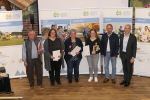 Geiersthal: Michael Handlos, Petra Kramheller, Barbara Peter, Lea Maria Weinberger, Bürgermeister Richard Gruber, Landrat Dr. Ronny Raith