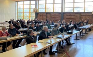 Der Kreistag beschließt mehrheitlich den Haushalt 2023. Foto: Wölfl/Landkreis Regen