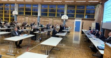Mit 54 zu Null votierten die Räte für die vorgestellten Pläne. Fotos: Heiko Langer/Landkreis Regen