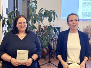 Linda Weber (li.) und Daniela Lorenz sind die neuen Verfahrenslotsen. Foto: Heiko Langer / Landratsamt Regen