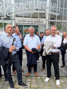 Eine weitere Station war die Pilsener Brauerei, dort machte die Gruppe um Landrat Dr. Ronny Raith eine Firmenbesichtigung. Foto: Iris Gehard / Landratsamt Regen