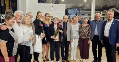 Unser Bild zeigt die Teilnehmer (v.li.): RSDr. Zdenka Hovnofa, Seniorenbauftragte der Stadt Pilsen, Harold Blache, Zdenka Blache, Eberhard Kreuzer, Simona Fink, Ing. Ing. Lenka Desatova, Mitglied des Regierungsrates für Senioren, Prag, Jur. Dr. Miloslav Hora, Kreis Seniorenbeauftragte Landkreis Pilsen, Maria Bielmeier, Maria Bauer, Anton Bauer, stellvertretender Landrat Helmut Plenk. Foto: Michael Kufner