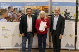 Ruhmannsfelden: Bürgermeister Werner Troiber, Isolde Deiser, Landrat Dr. Ronny Raith