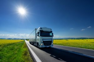 Schwerlastverkehr, Foto AdobeStock_328548129-©am