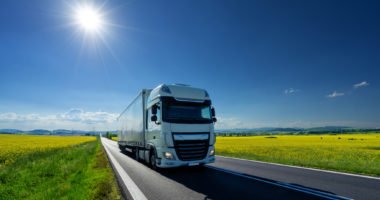 Schwerlastverkehr, Foto AdobeStock_328548129-©am