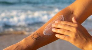 Sonnencreme_Sommer_Hitze_AdobeStock_2013151666-©-Sugar-Love-Love.jpeg