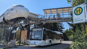 Mit der Linie 58 Viechtach – Sankt Englmar hoch hinaus. Die Linie 58 verkehrt täglich im Stundentakt. Foto: Daniela Gilg