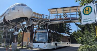 Mit der Linie 58 Viechtach – Sankt Englmar hoch hinaus. Die Linie 58 verkehrt täglich im Stundentakt. Foto: Daniela Gilg
