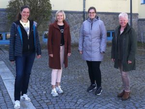 Bürgermeisterin Gaby Wittenzellner (2.v.li.) empfing Sigrid Kick (li.), Kathrin Fernandes und Dr. Edith Aschenbrenner (re.) zum Gespräch über die Jugend. Foto: Christina Wieser/Gemeinde Achslach