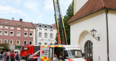 Das Impfmobil machte am Stadtplatz in Viechtach halt. Foto: Langer/Landkreis Regen