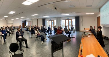 Im Campus Teisnach sich die Bürgermeister unter Einhaltung der geltenden Hygieneauflagen zur Versammlung mit der Landrätin treffen. Foto: Langer/Landkreis Regen