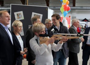 Der Ehrenamtstag im Jahr 2017 in der Eishalle Regen war ein Volltreffer. Die Verantwortlichen erhoffen sich im Jahr 2020 beim Tag der offenen Tür im Landratsamt einen ähnlich hohen Zuspruch. Foto: Langer/Landkreis Regen