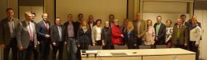 Unser Bild zeigt Referenten und Teilnehmer des ersten runden Tisches. Foto: König/Arberland REGio
