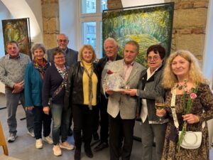 Unser Bild zeigt, v.li.: Alfred Kasperbauer, Maria Bauer, Anton Bauer,  Katharina Zellner, Zdenka Blache, Harry Blache, Dr. Miloslav Hora, Christine Kreuzer und Marie Vechova. Foto: Dr. Jaroslav Such