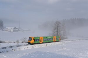 Im Bild: Die Waldbahn auf der Strecke Gotteszell-Viechtach. Foto: Jochen Maier