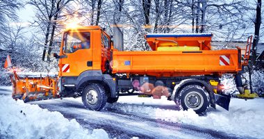 Symbolfoto Winterdienst Schneeräumfahrzeug. Foto: AdobeStock.com / © Petair